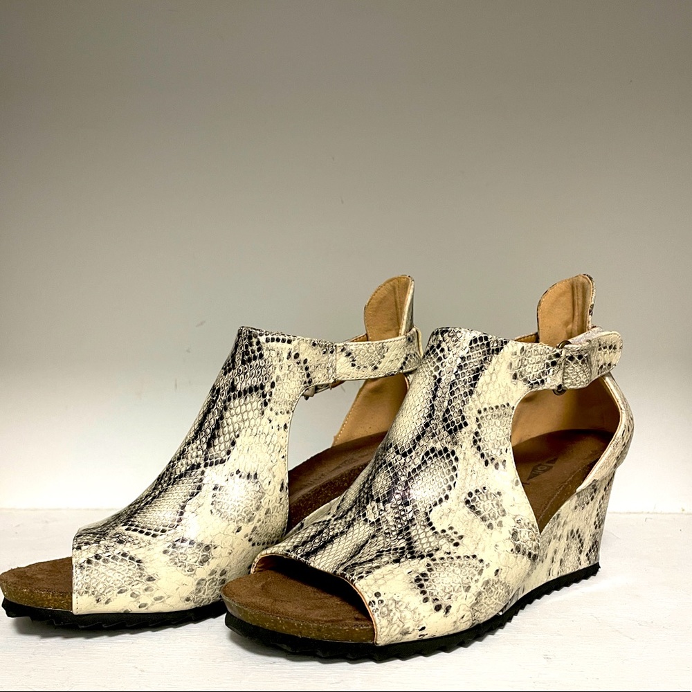 Women’s Snake Skin Wedges